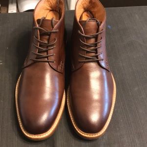 Kenneth Cole New York chukka boots size 8 brown